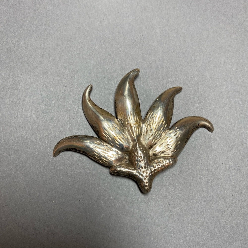 Vintage sterling silver modernist floral flower leaf statement brooch pin